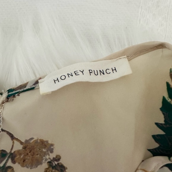 Honey Punch Floral Satin Romper - Cream - Picture 5 of 8